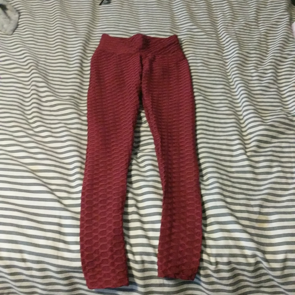 Red scrunch leggings
